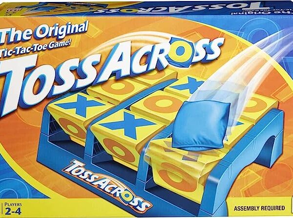 Mattel Games Toss Across Kids Outdoor Game, Bean Bag Throw for Camping & Family Nights, Get 3-in-a-Row for 2 to 4 Players
